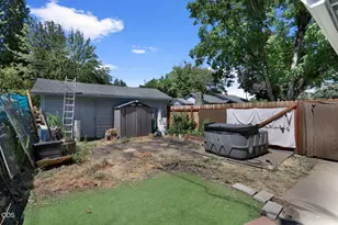 8278 Rogue River Hwy, Grants Pass, OR 97527 - Photo 24