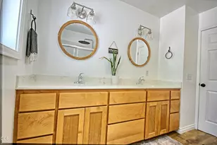 2162 Happy Valley Dr, Medford, OR 97501 - Photo 30