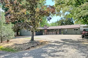 2162 Happy Valley Dr, Medford, OR 97501 - Photo 1