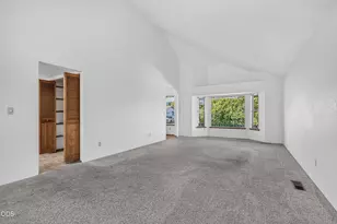 1408 NE Heritage Dr, Grants Pass, OR 97526 - Photo 12