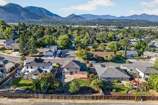1408 NE Heritage Dr, Grants Pass, OR 97526 - Photo 48