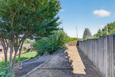 1408 NE Heritage Drive, Grants Pass, OR 97526 - Photo 42