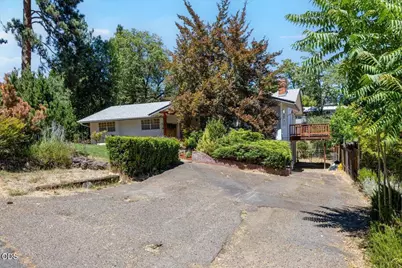 340 Miner Way, Jacksonville, OR 97530 - Photo 2