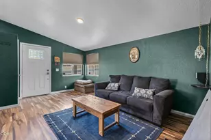 97 SE J St, Madras, OR 97741 - Photo 8