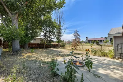 97 SE J Street, Madras, OR 97741 - Photo 26