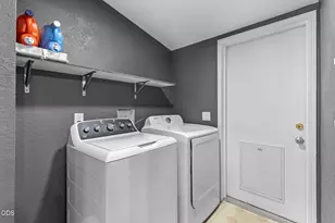 97 SE J St, Madras, OR 97741 - Photo 14