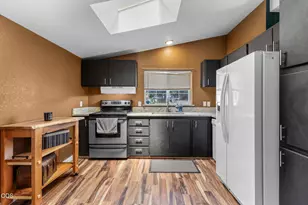 97 SE J St, Madras, OR 97741 - Photo 12