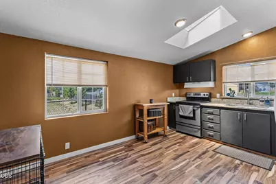 97 SE J Street, Madras, OR 97741 - Photo 10