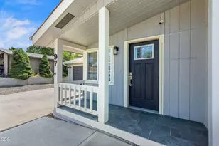 97 SE J St, Madras, OR 97741 - Photo 2