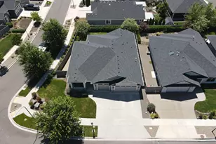 350 Kansas Dr, Medford, OR 97504 - Photo 4