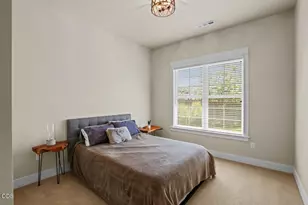 350 Kansas Dr, Medford, OR 97504 - Photo 8