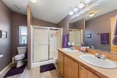 21 Brophy Way #UNIT 18, Shady Cove, OR 97539 - Photo 8