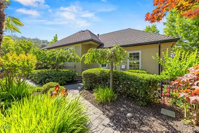 1072 Castlewood Drive, Medford, OR 97504 - Photo 4