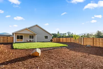 1107 Cascade Loop, Cave Junction, OR 97523 - Photo 28