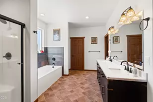1213 Casino Rd, Medford, OR 97501 - Photo 36