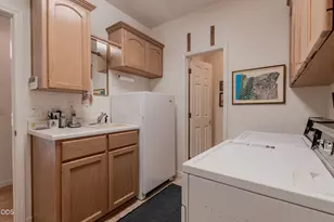 401 Golf View Dr, Medford, OR 97504 - Photo 14