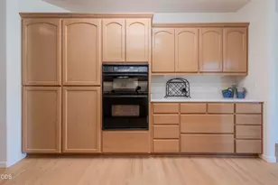401 Golf View Dr, Medford, OR 97504 - Photo 12