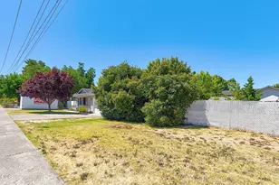 1609 Leonard Rd, Grants Pass, OR 97527 - Photo 6