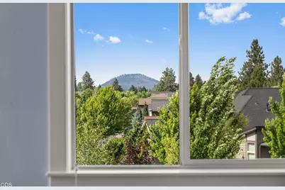 20867 SE Sunniberg Lane, Bend, OR 97702 - Photo 40