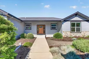 367 Avalon Terrace, Eagle Point, OR 97524 - Photo 2