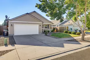 609 Allison Way, Medford, OR 97501 - Photo 4