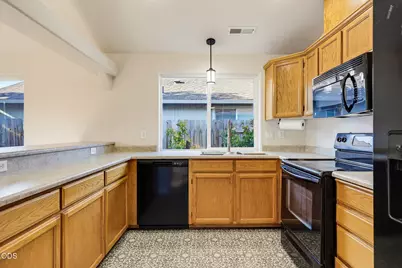 609 Allison Way, Medford, OR 97501 - Photo 10
