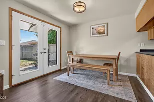 1401 Andrew Dr, Medford, OR 97501 - Photo 10