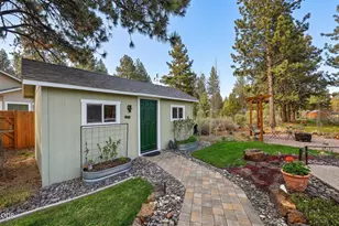 19563 Apache Rd, Bend, OR 97702 - Photo 34