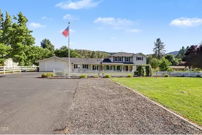 6575 Old Stage Road, Central Point, OR 97502 - Photo 2