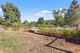 6575 Old Stage Rd, Central Point, OR 97502 - Photo 48