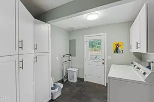 6575 Old Stage Rd, Central Point, OR 97502 - Photo 16