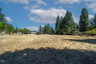 225 Cheryl Ln, Phoenix, OR 97535 - Photo 36
