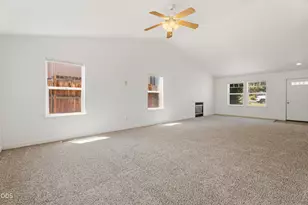 1950 SW 36th St, Redmond, OR 97756 - Photo 6