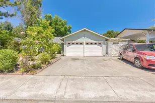107 Walnut Dr, Rogue River, OR 97537 - Photo 1