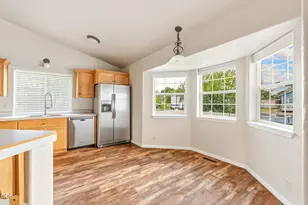 21326 Starling Dr, Bend, OR 97701 - Photo 10