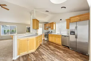 21326 Starling Dr, Bend, OR 97701 - Photo 6