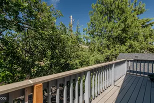 250 Sheridan St, Ashland, OR 97520 - Photo 16