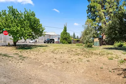 105 Maple Street, Phoenix, OR 97535 - Photo 24