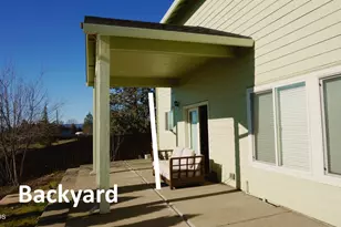1004 Ruby Meadows, Eagle Point, OR 97524 - Photo 4