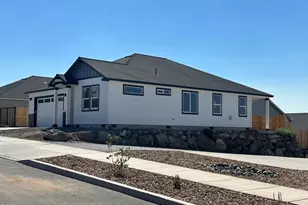 3844 SW Antelope Way, Redmond, OR 97756 - Photo 2