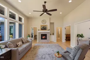 63137 Iner Loop, Bend, OR 97701 - Photo 8