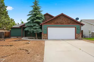 592 NE Redwood Ave, Redmond, OR 97756 - Photo 1