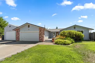 7680 Gladstone Ave, White City, OR 97503 - Photo 1