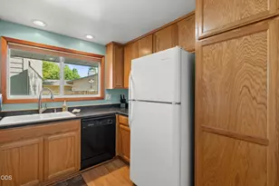 7680 Gladstone Ave, White City, OR 97503 - Photo 10
