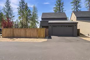 916 W McKenzie Hwy, Sisters, OR 97759 - Photo 48