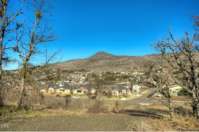 4646 Hathaway Drive, Medford, OR 97504 - Photo 12