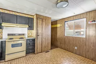 2385 Table Rock Rd, Medford, OR 97501 - Photo 8