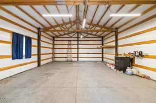 1140 Morningside Ln, Klamath Falls, OR 97603 - Photo 32