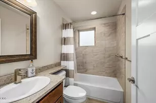965 Camelot Dr, Ashland, OR 97520 - Photo 20