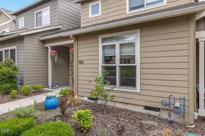 965 Camelot Drive, Ashland, OR 97520 - Photo 2